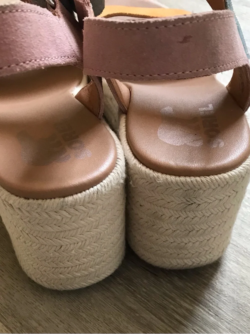 Sorel Cameron Wedge Faded Spark Pink Blue Orange Leather Sandals Women Sz. 8.5